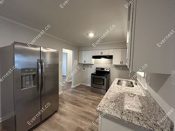 2nd image of 1648 Hickory Dr