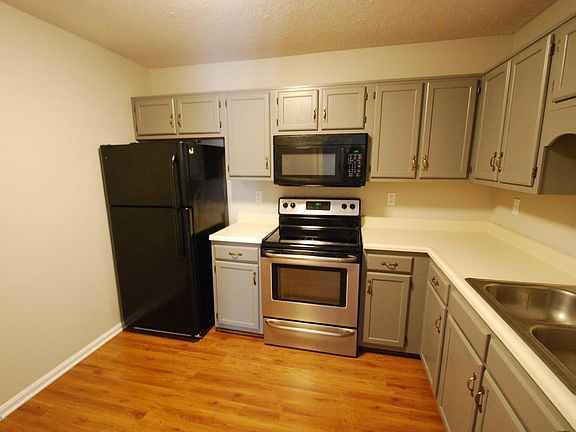 3rd image of 3721 Bardstown Rd #205-2