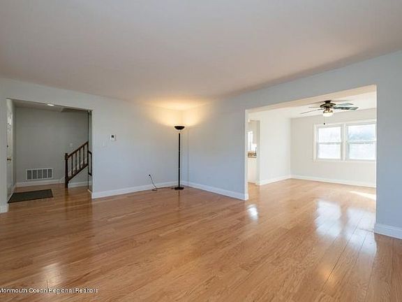 5th image of 7 Voorhees Ct