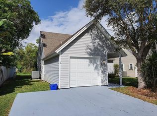6417 Pinyon Pine Ct, Lake Worth, FL 33462