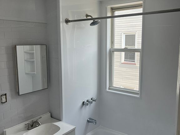 2nd image of 130 Hedden Ter Floor 3