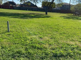 105 W 9th St, Los Fresnos, TX 78566