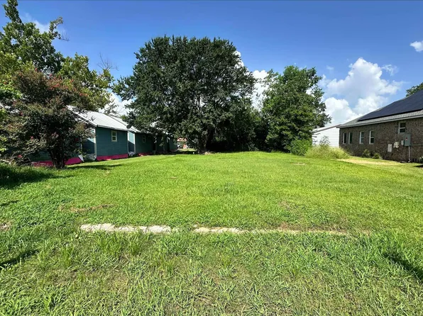 208 College St, Orange, TX 77630