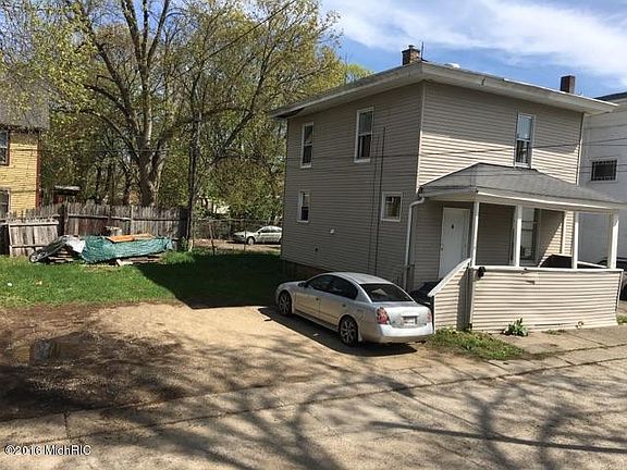 2nd image of 118 Fellows Ave