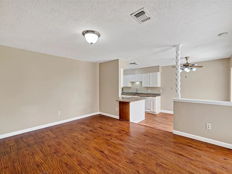 13847 Cherry Hollow Ln — Photo 15