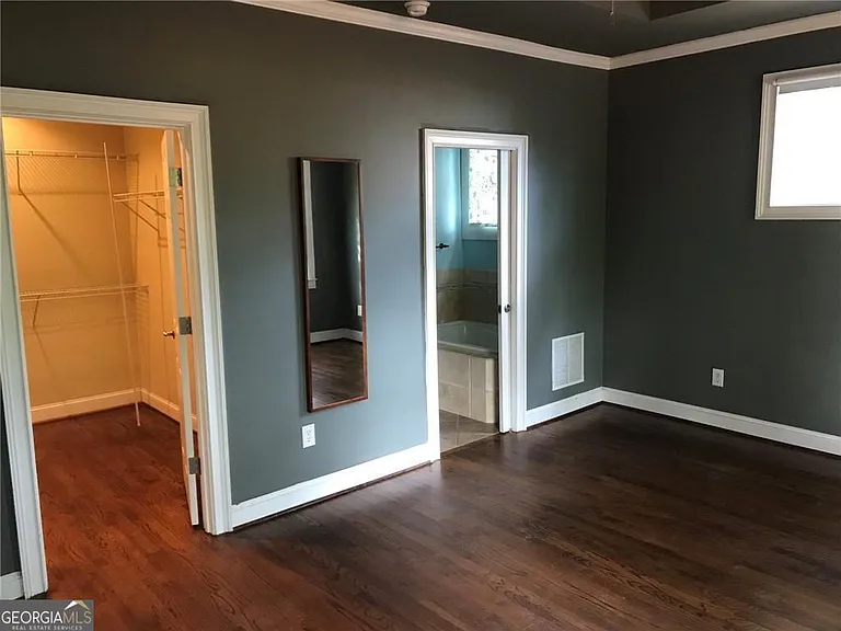 49 Leslie St — Photo 26