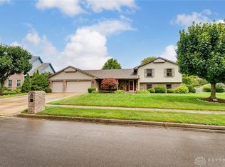 1003 Beacon Ln, Englewood, OH
