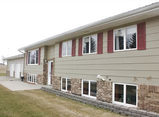 605 2nd St, Underwood, ND 58576