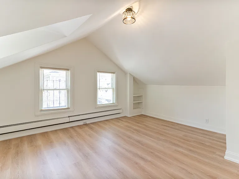 169 Waterman St #7 — Photo 6