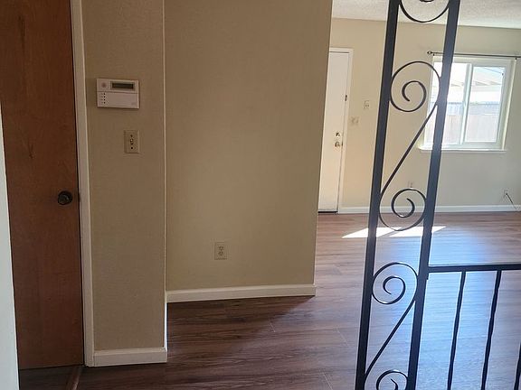 4th image of 1329-1331 Rose Ave #1329