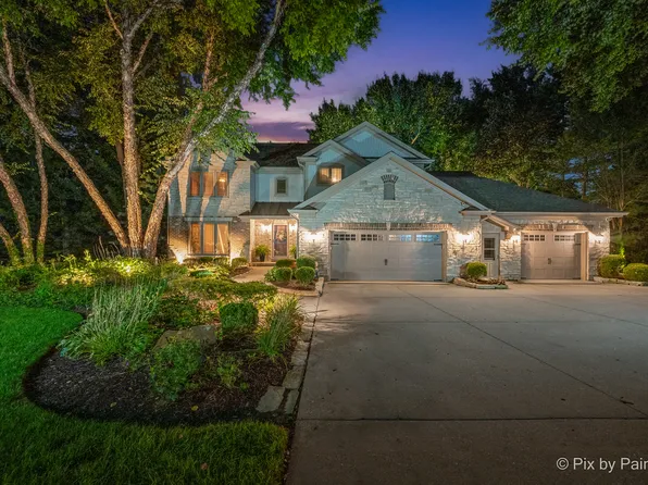 2917 Pleasant Dr, McHenry, IL 60051
