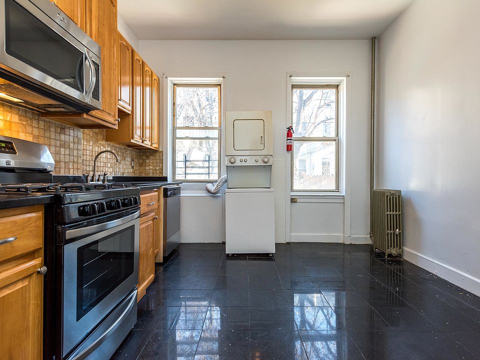 1st image of 306 Suydam St APT 1L