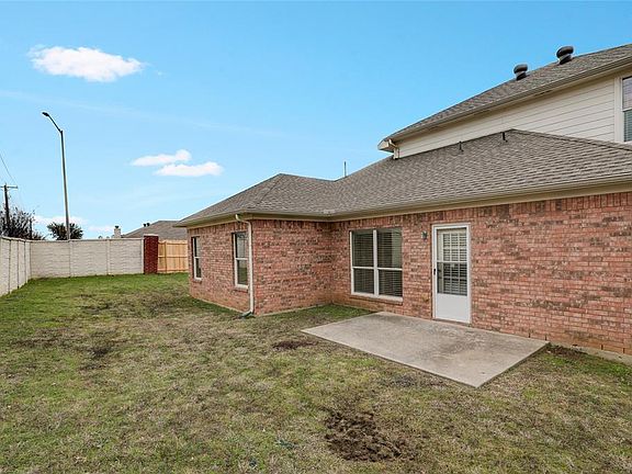 5th image of 515 Fossil Hill Dr