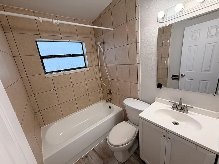 310 Kentia Rd — Photo 7
