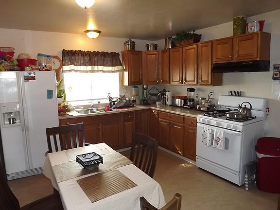 5th image of 215 E Avenue J13