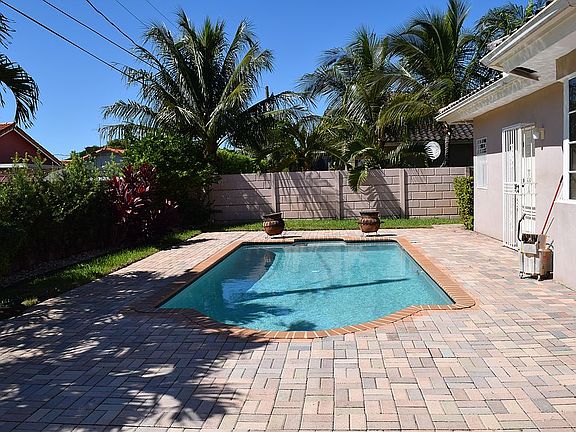 5th image of 9660 NW 26 St