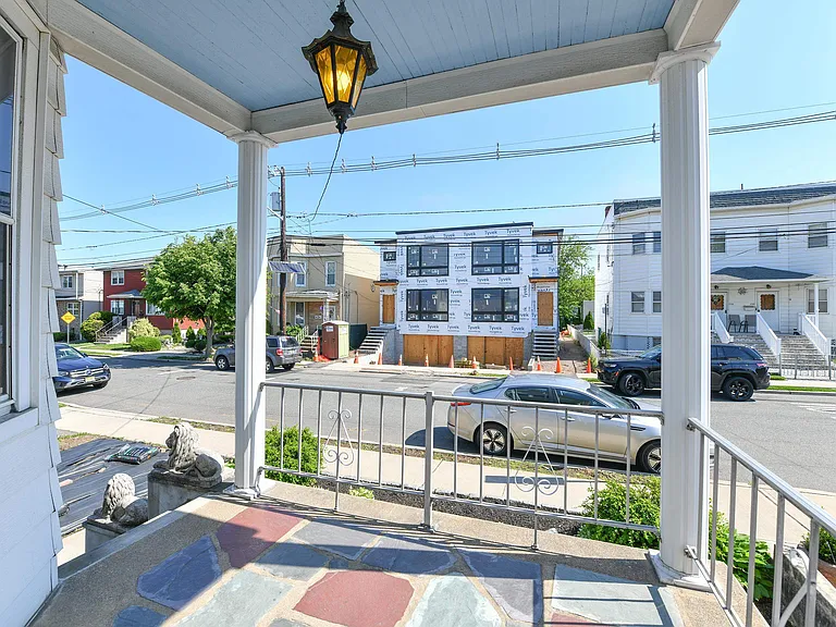 241 Maple St — Photo 26