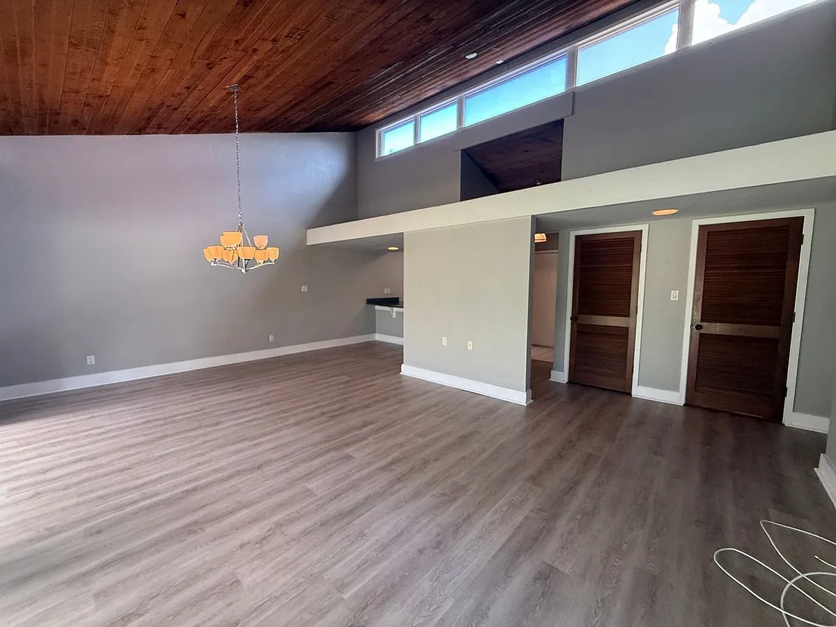 5006 Sherwood Lane - Unit 3915-6 — Photo 4