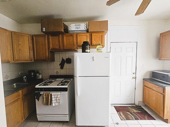 3rd image of 7460 N Ashland Ave APT 3