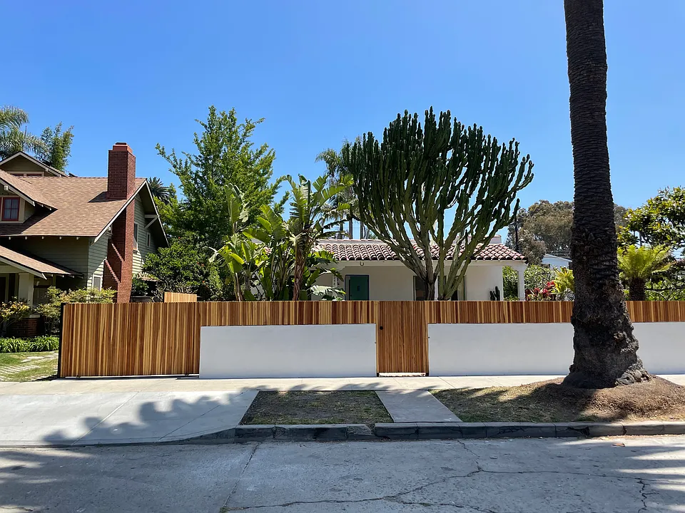2238 Walnut Ave