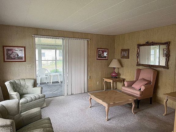 5th image of 102 Highland Dr