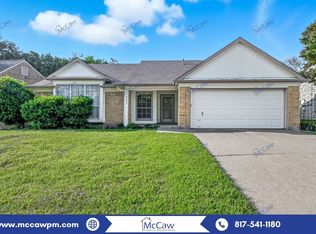8202 Weatherly Dr, Rowlett, TX 75089