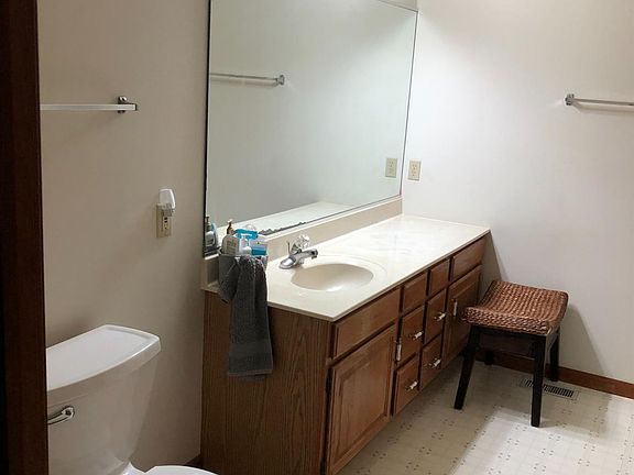2nd image of 11419 W 95th Pl