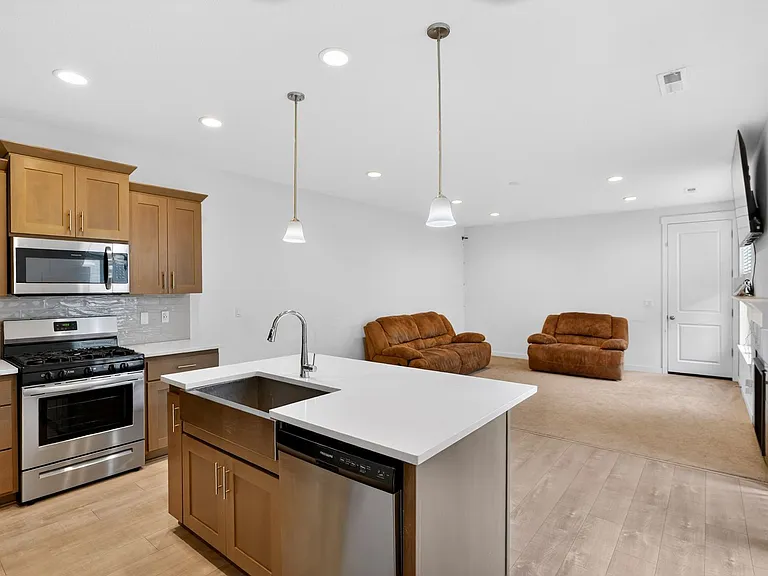 11848 SE Pleasant Valley Pkwy — Photo 4