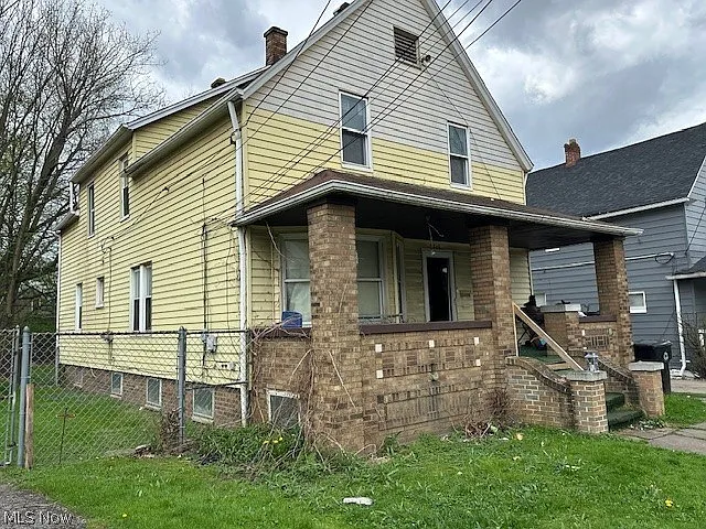 Duplex Move In Special — Photo 2