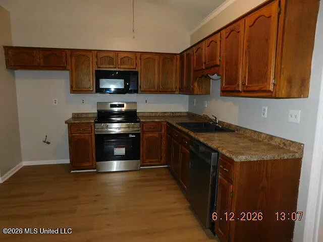 5380 Peppermill Dr — Photo 2