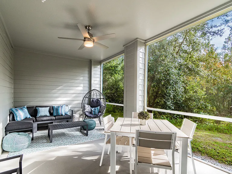 THE PARQ AT CROSS CREEK — Photo 22