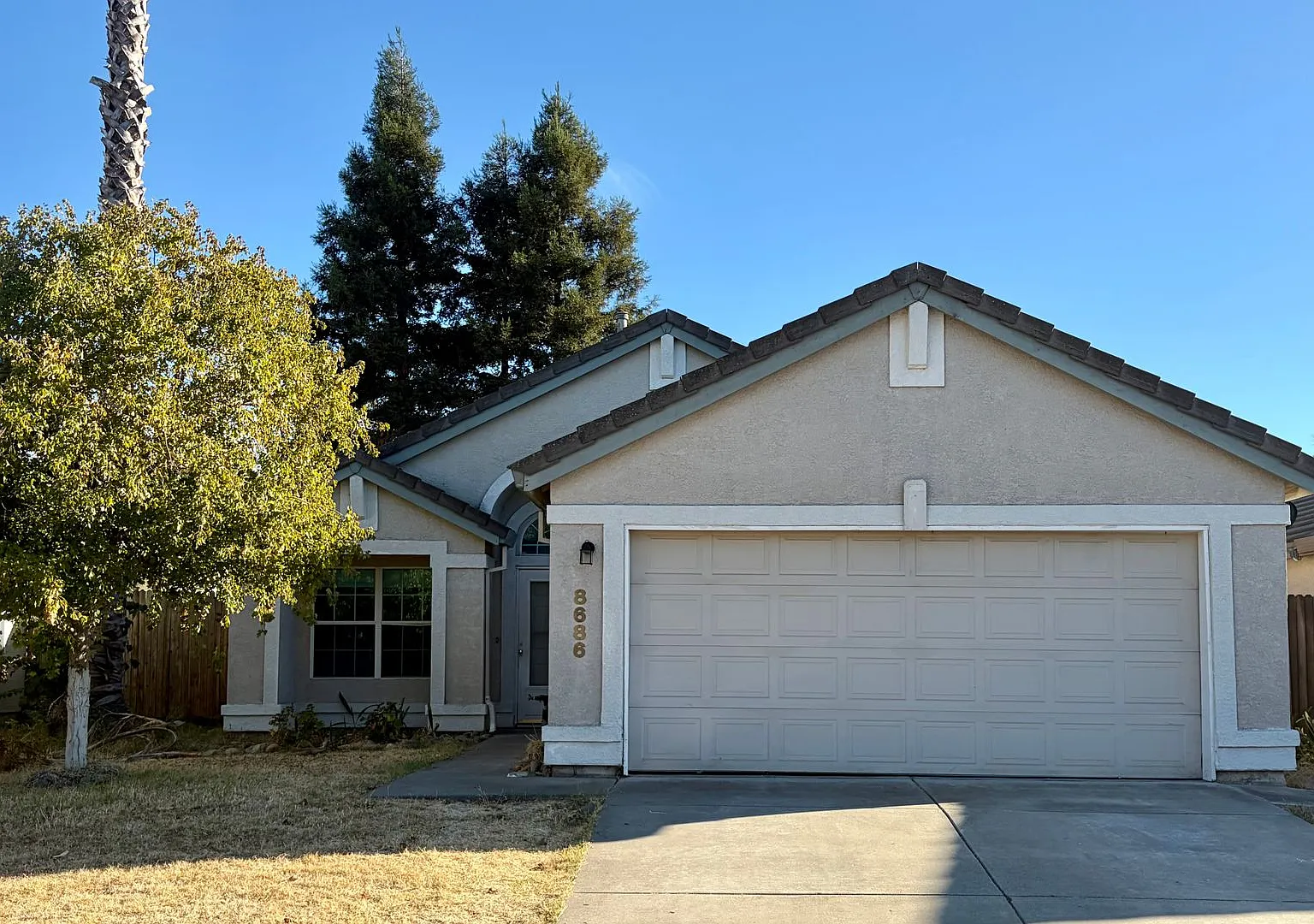 Spacious 3-Bedroom Elk Grove Home with Fenced Backyard & 2-Car Garage — Photo 1