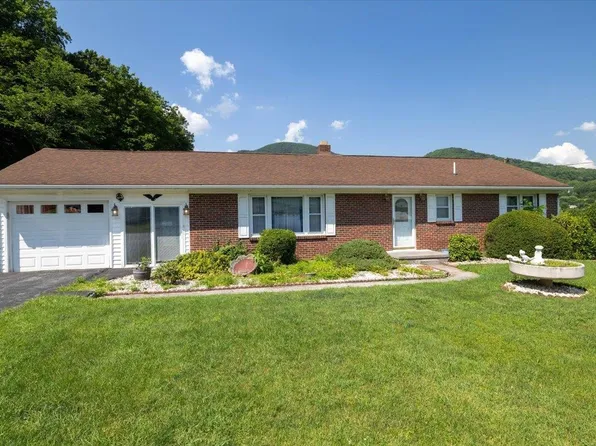 181 Stockpen Mountain Rd, Narrows, VA 24124