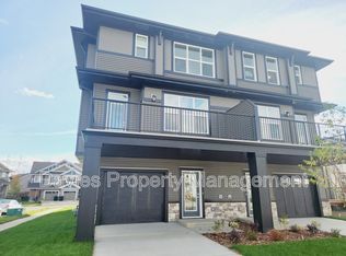 3101 Challand Ln SW, Edmonton, AB T6W2W2