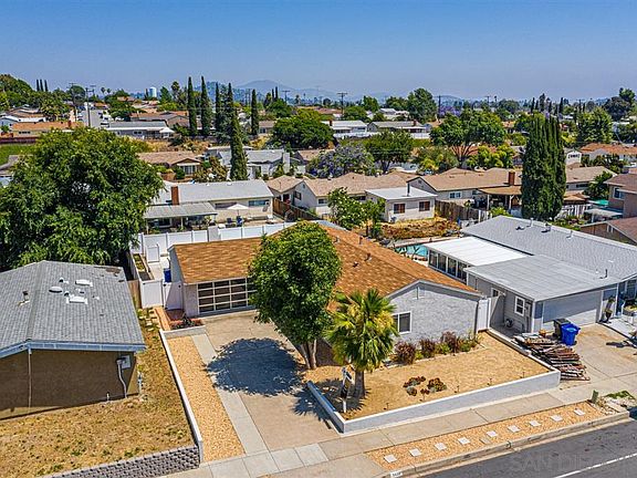 3rd image of 6859 Cowles Mountain Blvd