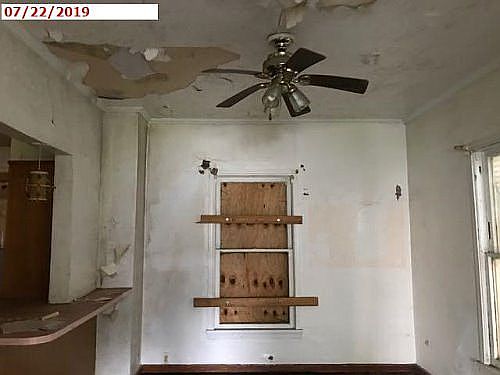 4th image of 1317 Wellesley Ave