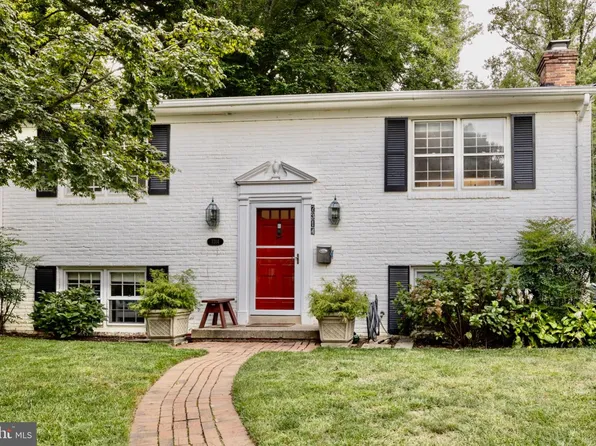 7314 Delfield St, Chevy Chase, MD 20815
