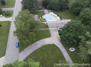 2430 Bauer Rd, Jenison, MI 49428