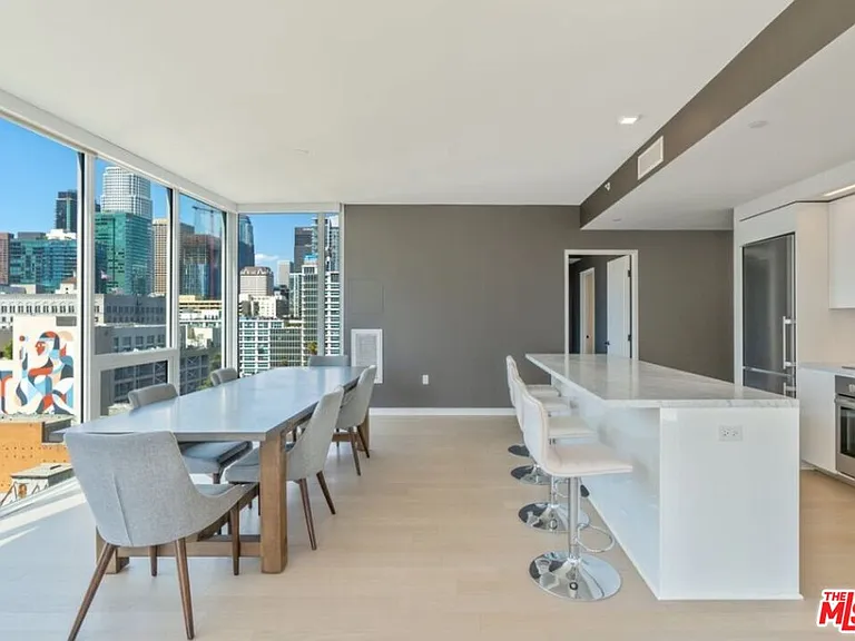 1050 S Grand Ave #1001 — Photo 4