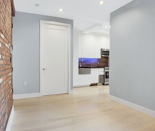 2nd image of 521 E 5th St APT 2A