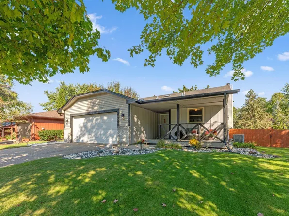 10520 Grant Dr, Eden Prairie, MN 55347