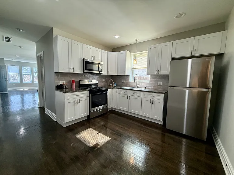 2118 S 59th Ave #2 — Photo 7