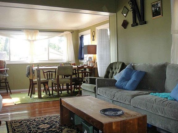 5th image of 305 S Villa Dr