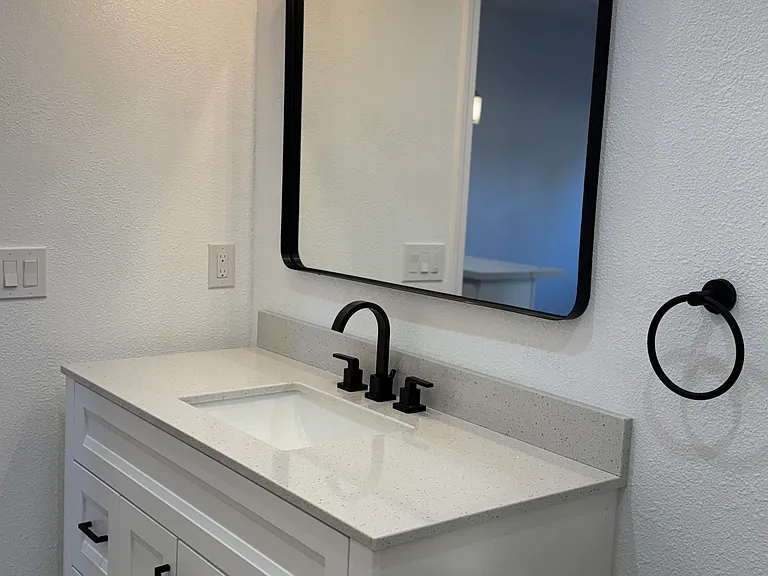 500 Meadow Ct — Photo 3