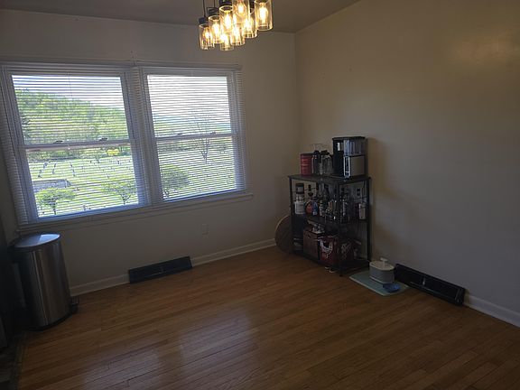 5th image of 429 E Fairlawn Dr