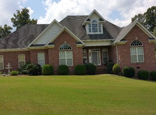 139 Carriage House Dr, Camden, TN 38320