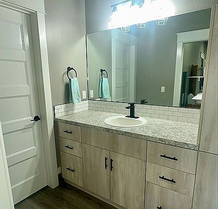 Master bathroom 