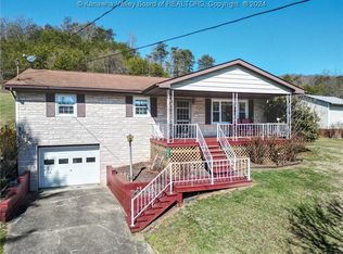7565 Parkersburg Rd, Sandyville, WV 25275