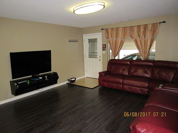4th image of 1348 Leslie Ln