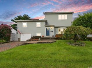412 Broadway, Massapequa Park, NY 11762